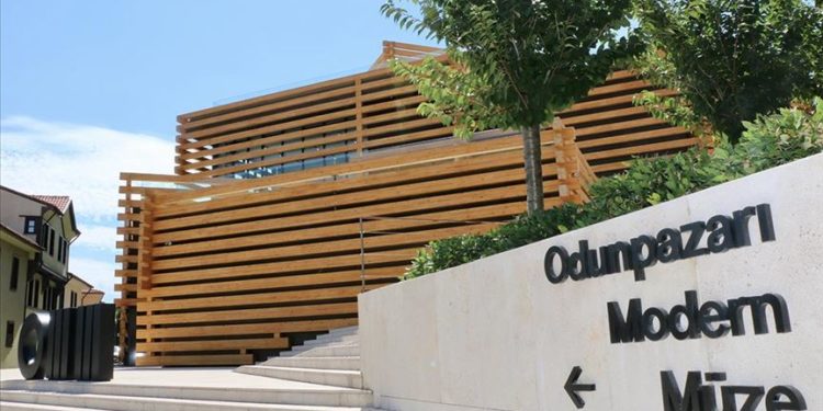 محطة تركية عريقة تجمع بين الفن والتاريخ والتراث