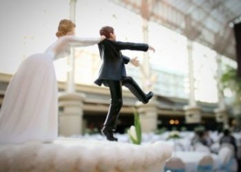 هروب الأزواج من المنازل.. هل هو خطأ الزوجة؟