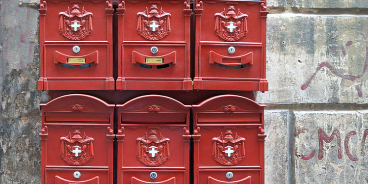 وسائل التواصل … من الحمام الزاجل الى الأقمار الصناعية