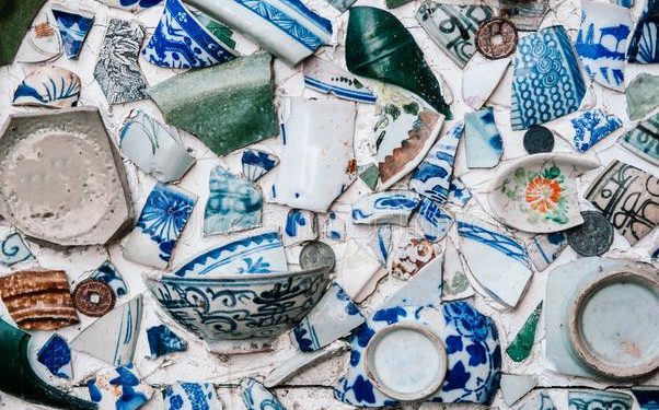 هواية جمع الآثار حولت منزله إلى متحف يسمى اليوم بمغارة اوسكودار