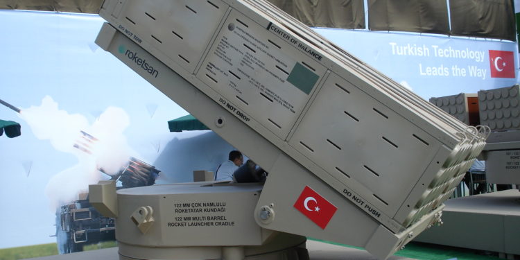 راجمة الصواريخ التركية T-122 قاذفةُ الرّعد 