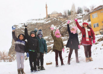 هكذا احتفل أهالي اسطنبول بالثلج