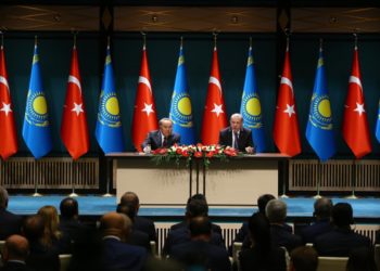 كازاخستان وتركيا تعززان سبل التعاون بين البلدين في مجال الصناعات الدفاعية