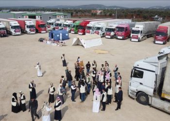 “قطر الخيرية” توزع أجهزة سمع لمرضى سوريين بتركيا