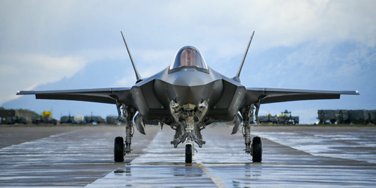 مقاتلات إف 35 الشبحية..بأيادي تركية