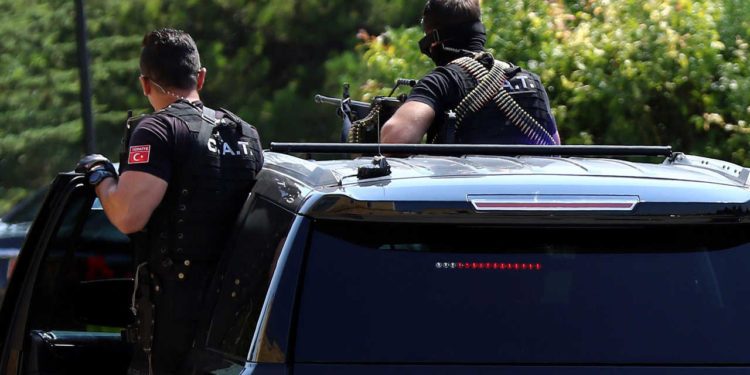 المخابرات التركية تلقي القبض على قيادي بارز في تنظيم غولين الإرهابي