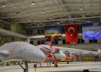 بولندا تعتزم شراء طائرات بايراكتار أكنجي تركية الصنع