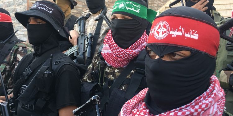 المقاومةُ الفلسطينيةُ تكشف عن صواريخَ ذاتِ قدرةٍ تدميريةٍ عالية قادرةٍ على الوصول إلى القدس المحتلة