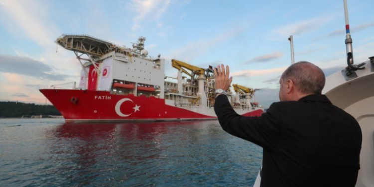 سفينة الفاتح تبدأ عمليات تنقيب جديدة في البحر الأسود