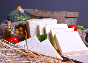 وزير التجارة التركي يؤكد أن البلاد حققت الاكتفاء الذاتي في إنتاج الجبن ومشتقات الألبان