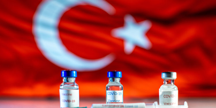 انخفاض مستمر في إصابات كورونا في تركيا