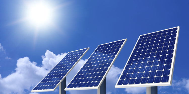 ألواح شمسية للأقمار الصناعية تتسبب بتوهج في سماء تركيا