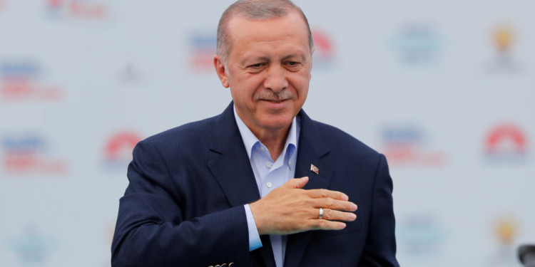 الرئيس اردوغان يؤكد بدء العودة للحياة الطبيعية عقب انتهاء عيد الفطر