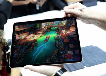 لأول مرة… “آيباد برو” القادم من أبل بشحن لاسلكي وظهر زجاجي