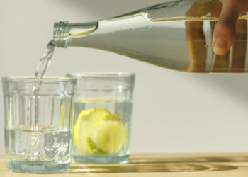 خبير تغذية: كثرة شرب الماء تحميك من أمراض عديدة