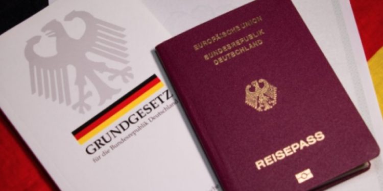 ألمانيا تعلن رسمياً منح الجنـسية وشروطها لعديد من السوريين وتصريح هام بشأن البقية