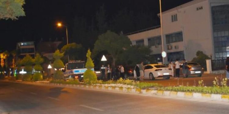 تعرض رئيس بلدية ايدين للهجوم من قبل 4 أشخاص في الولاية (صور)