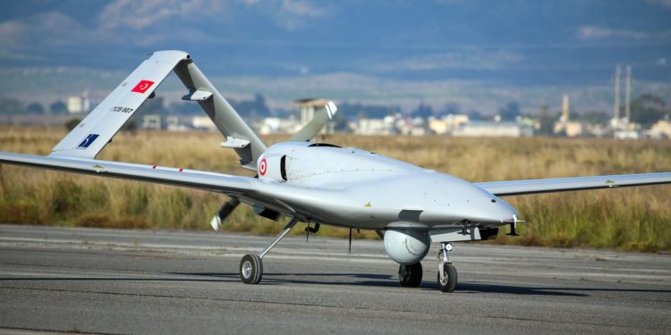 تركيا تكشف عن أول طائرة مسيّرة تدمر أهدافاً بشكل ذاتي دون تلقّي أوامر عن بُعد