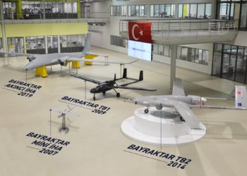 لأول مرة أوكرانيا تهدد باستخدام طائرات تركيا المسيرة ضد روسيا