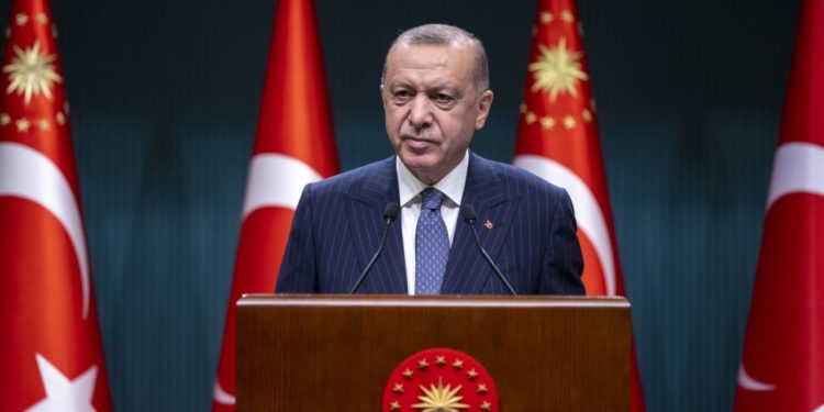 الرئيس التركي  يعلن 4 ولايات تركيه “مناطق منكوبة”