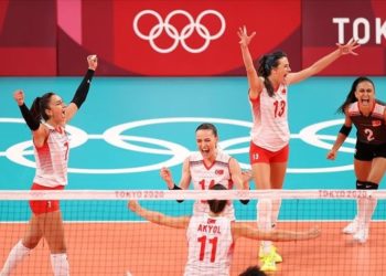 أولمبياد طوكيو.. سيدات تركيا يتأهلن لربع نهائي الكرة الطائرة