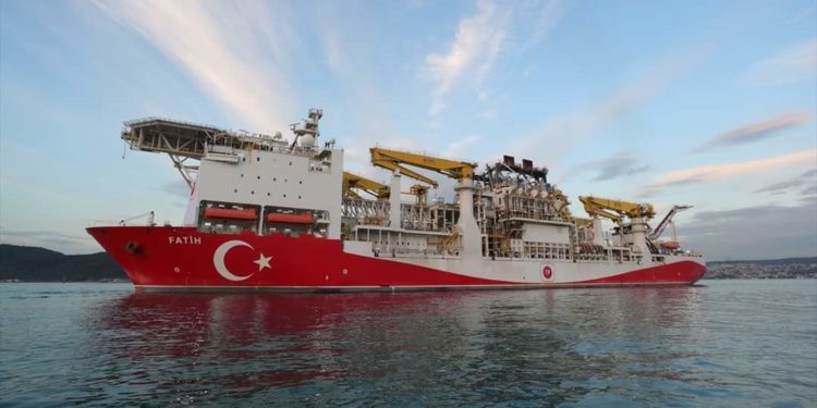 للمرة الأولى تركيا توقد شعلة غاز البحر الأسود