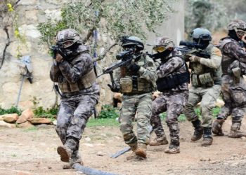 الدفاع التركية: تحييد 3 من إرهابيي “ي ب ك” شمالي سوريا