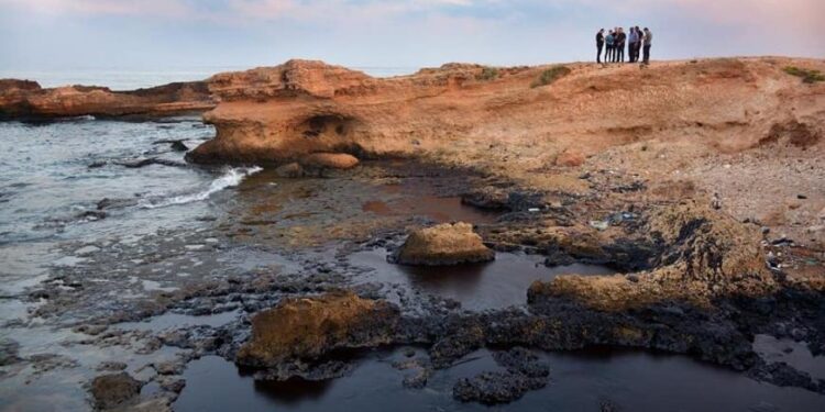 تركيا: سنتخذ التدابير للسيطرة على التسرب النفطي من سوريا