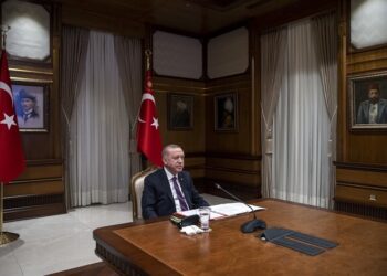 أردوغان: على المسلمين تحمل مسؤولية أمن ومستقبل البشرية