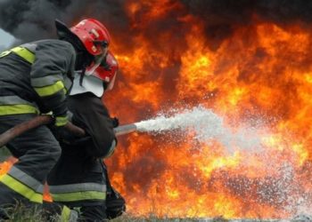 برا وجوا.. تواصل الجهود لإطفاء حرائق مانافغات التركية