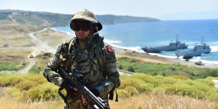 استشهاد جندي تركي وإصابة آخر شمالي العراق