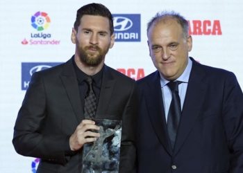 رئيس رابطة الدوري الإسباني يسخر من برشلونة “بسبب ميسي”