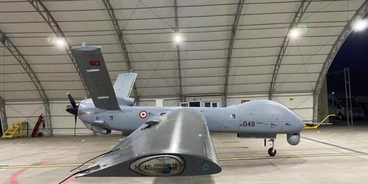 الجيش التركي يتسلم مسيّرتين مسلحتين طراز “العنقاء”