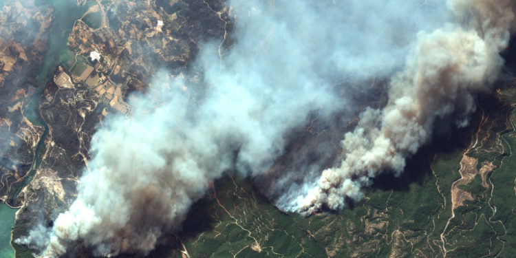 الاتحاد الأوروبي يعلن إرسال 3 طائرات إلى تركيا لمواجهة الحرائق