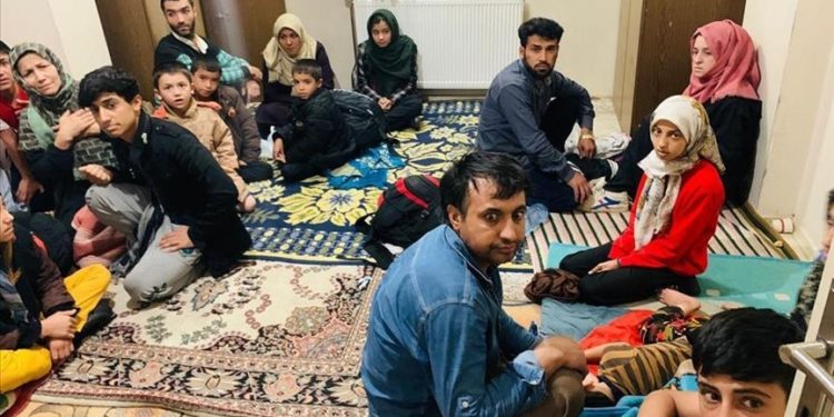 تركيا.. ضبط 55 مهاجرا غير نظامي غربي البلاد