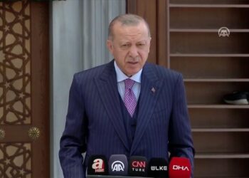 أردوغان: لدينا 300 ألف مهاجر أفغاني