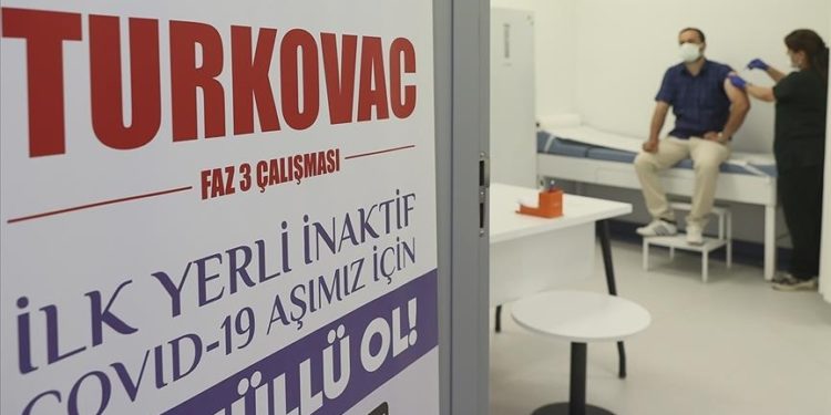 لقاح “توركوفاك” التركي يثبت فعاليته ضد سلالة كورونا البريطانية