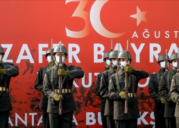 تركيا تحتفل بعيد النصر على الحلفاء