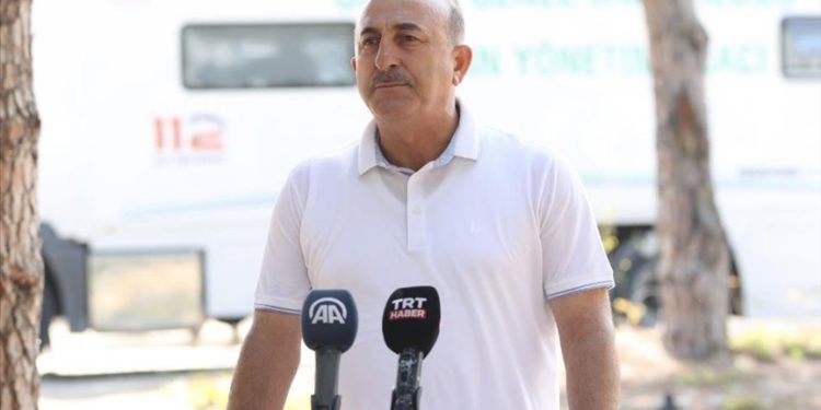 حرائق تركيا.. تشاووش أوغلو: نقبل المساعدة مثلما نقدمها للآخرين