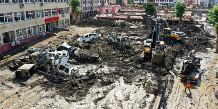 تركيا.. ارتفاع عدد وفيات فيضانات الشمال إلى 70