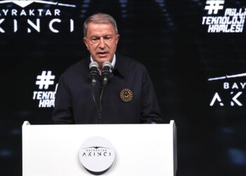 أكار: تركيا ستصنّع مقاتلتها ومنظومتها الدفاعية الجوية قريبا