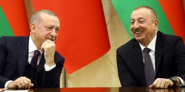 علييف: 40 سيارة إطفاء إضافية في طريقها إلى تركيا