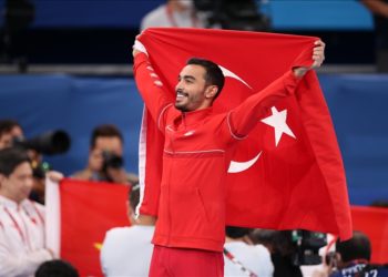 التركي أريجان يحرز برونزية في جهاز المتوازي