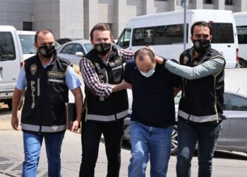 تركيا.. القبض على 5 أشخاص أثناء محاولتهم الفرار لليونان