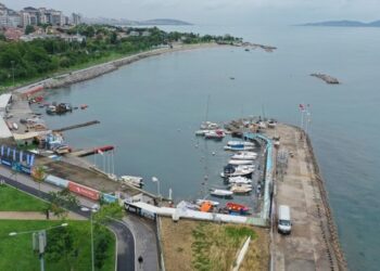 شواطئ إسطنبول تخلو تماماً من أي أثر للصمغ البحري