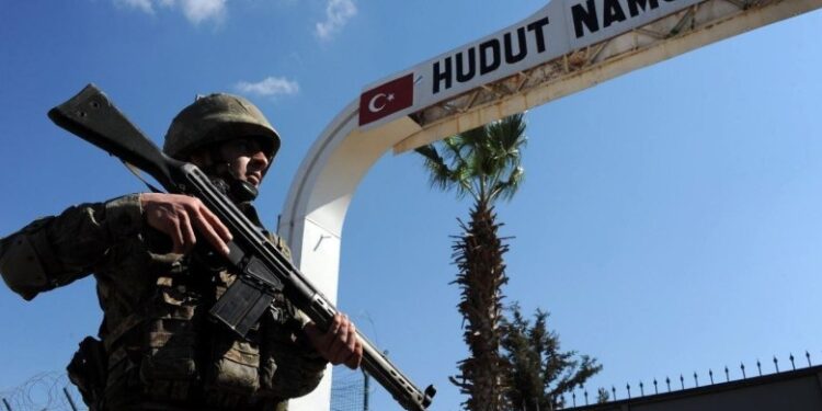 تركيا: القبض على عنصر لـ”داعش” مطلوب بالنشرة الحمراء