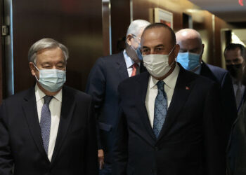 تشاووش أوغلو يبحث مع غوتيريش ملفات دولية