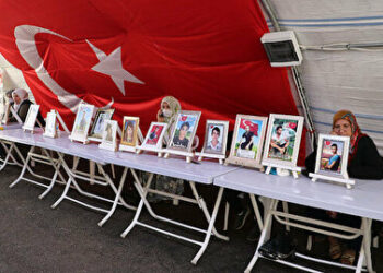 ديار بكر.. تواصل اعتصام أمهات المختطفين لليوم 758