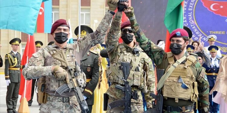 باكو.. انطلاق مناورات عسكرية بين تركيا وأذربيجان وباكستان