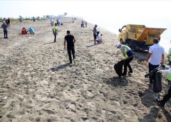 هطاي التركية.. تواصل جهود تنظيف تسرب النفط السوري